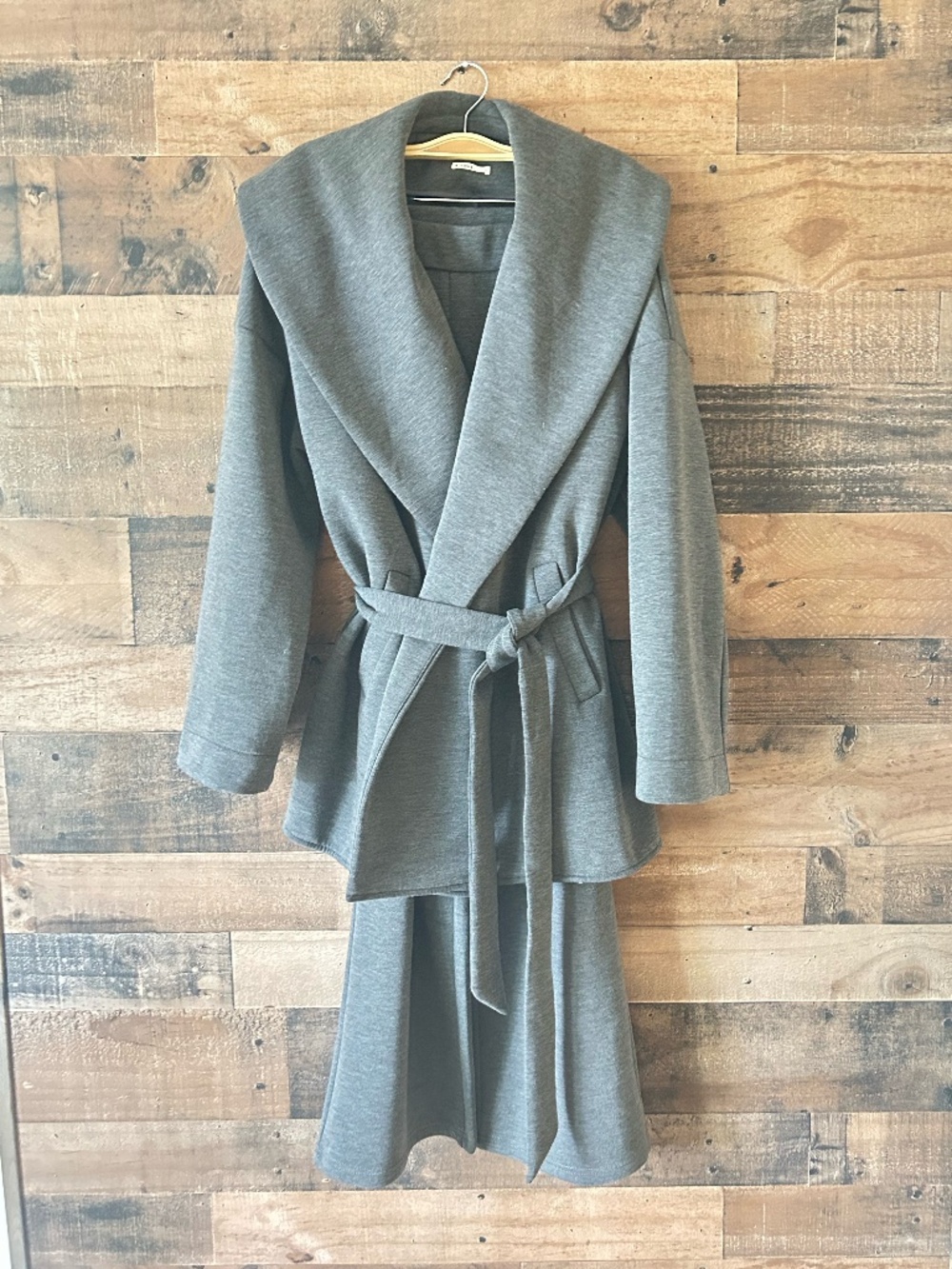 OGL NWOT Women's 2 Piece Jacket & Pants Travel Set - Grey - NEW - Chic Office